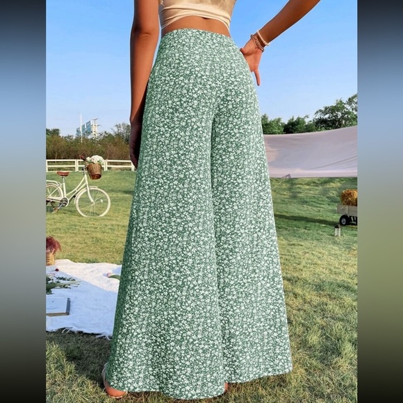 NWOT SHEIN Green Floral Zip Up Flowy Wide Leg Pants Women’s Size Small - Picture 2 of 7